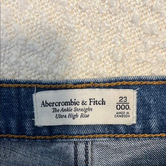 Abercrombie & Fitch The Ankle Straight Ultra High Rise Size 23/000L - Picture 2 of 10